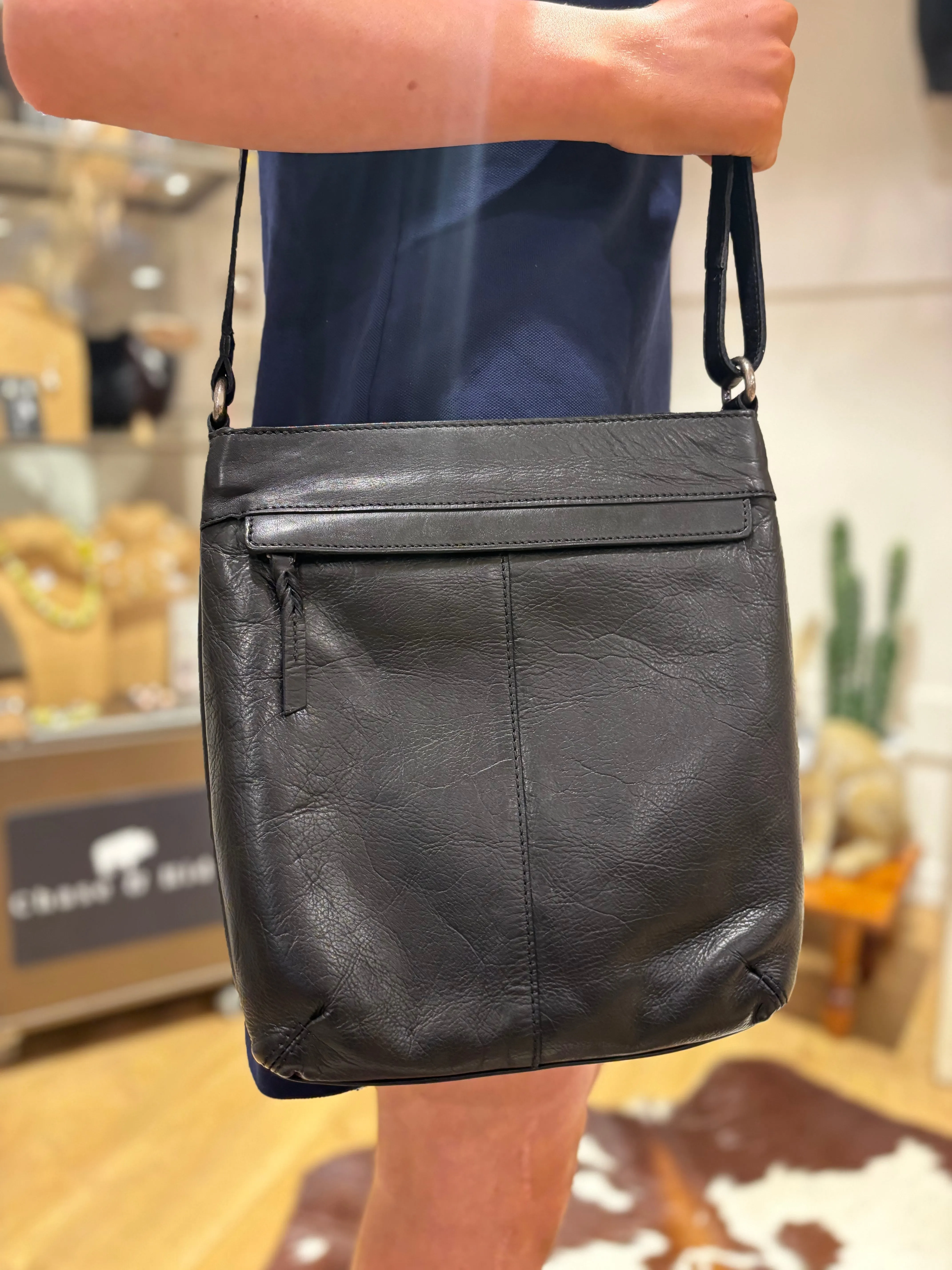 Jilly Black Leather Handbag #Jilly